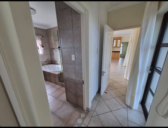 4 BEDROOM HOUSE FOR SALE IN DANA BAY